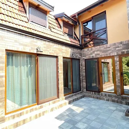 Amigos Suits Apartmán *